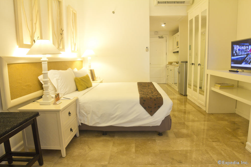 โรงแรม วิเวียร์ Muntinlupa City ภายนอก รูปภาพ